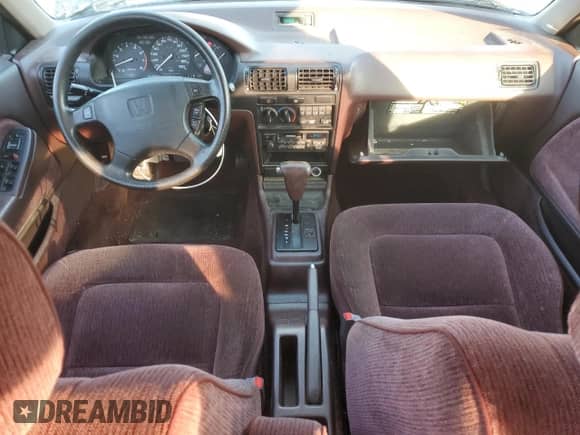 1992 Honda Accord LX z VIN JHMCB7651NC030132, wystawiony jako Copart lot #85348914 z przebiegiem 240 380 mil mil oraz Szkoda całkowita • Salvage title. Historia ofert i sprzedaży dostępna na DreamBid. Obrazek 8.