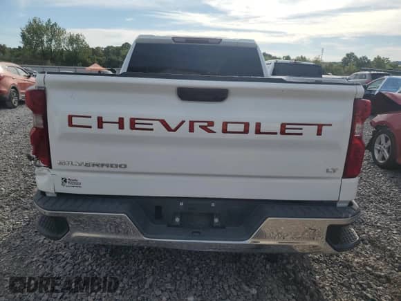 2020 Chevrolet Silverado 1500 LT z VIN 1GCRWCED4LZ159316, wystawiony jako Copart lot #70672545 z przebiegiem Nie podano mil oraz Szkoda całkowita • Salvage title. Historia ofert i sprzedaży dostępna na DreamBid. Obrazek 6.