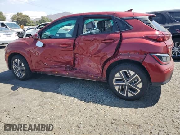 2023 Hyundai Kona SE z VIN KM8K23AG4PU184213, wystawiony jako Copart lot #70474725 z przebiegiem 54 339 mil mil oraz Szkoda całkowita • Salvage title. Historia ofert i sprzedaży dostępna na DreamBid. Obrazek 2.