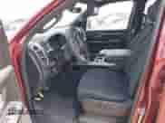 2025 Ram 1500 Big Horn z VIN 1C6RRFFG1SN509435, wystawiony jako IAAI lot #42658494 z przebiegiem 8 021 mil mil oraz . Historia ofert i sprzedaży dostępna na DreamBid. Obrazek 5.