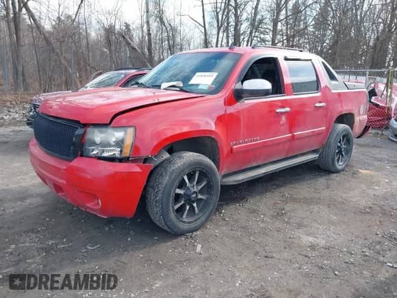 2008 Chevrolet Avalanche LTZ с VIN 3GNFK12358G132946, выставлен на аукционе IAAI как лот 41846555 с пробегом 237 924 миль миль и . История ставок и продаж доступна на DreamBid. Изображение 2.