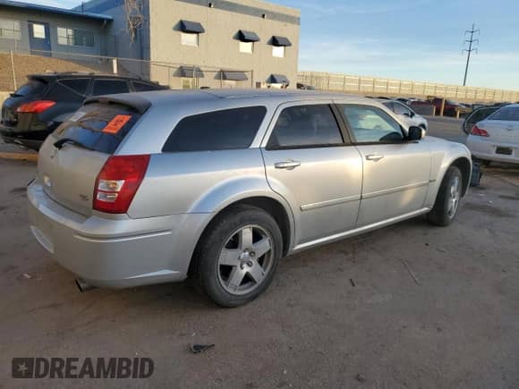 2006 Dodge Magnum R/T with VIN 2D4GZ57286H382259, listed as a Copart auction lot 85954134 with 178,325 mi miles and Salvage title. Bid and sale history available at DreamBid. Image 3.