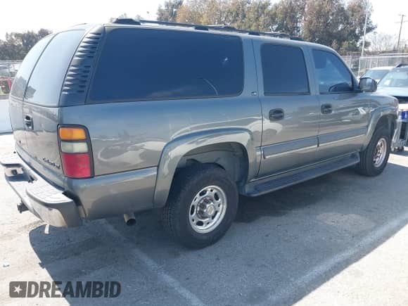 2002 Chevrolet Suburban LT z VIN 3GNGC26U92G314585, wystawiony jako IAAI lot #41859042 z przebiegiem Nie podano mil oraz . Historia ofert i sprzedaży dostępna na DreamBid. Obrazek 4.