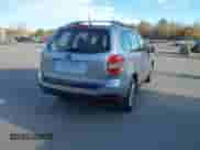 2015 Subaru Forester 2.5i z VIN JF2SJABC0FH433705, wystawiony jako IAAI lot #43556756 z przebiegiem 130 327 mil mil oraz . Historia ofert i sprzedaży dostępna na DreamBid. Obrazek 4.