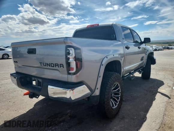 2019 Toyota Tundra SR5 с VIN 5TFDY5F19KX803083, выставлен на аукционе Copart как лот 70748285 с пробегом Не указан миль и Списание • Salvage title. История ставок и продаж доступна на DreamBid. Изображение 3.
