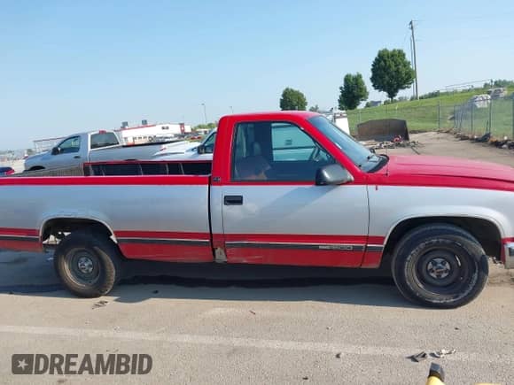 1995 GMC Sierra 1500 с VIN 1GTEC14Z8SZ552548, выставлен на аукционе IAAI как лот 42990218 с пробегом 234 416 миль миль и . История ставок и продаж доступна на DreamBid. Изображение 14.