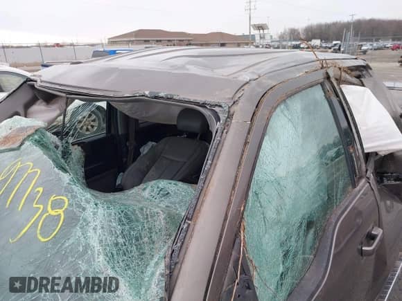 2018 Ford F-150 XL z VIN 1FTEW1EPXJFB66086, wystawiony jako IAAI lot #41897738 z przebiegiem 180 612 mil mil oraz . Historia ofert i sprzedaży dostępna na DreamBid. Obrazek 6.