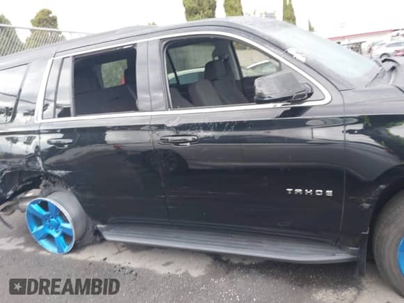 2016 Chevrolet Tahoe LS с VIN 1GNSCAEC8GR387676, выставлен на аукционе IAAI как лот 41774142 с пробегом 36 695 миль миль и . История ставок и продаж доступна на DreamBid. Изображение 14.