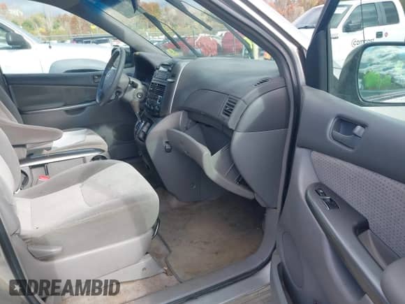 2007 Toyota Sienna CE with VIN 5TDZK23C07S081012, listed as a IAAI auction lot 43600498 with 201,793 mi miles and . Bid and sale history available at DreamBid. Image 5.