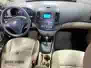 2012 Hyundai Elantra GLS z VIN KMHDB8AE8CU128094, wystawiony jako Copart lot #81259805 z przebiegiem 148 151 mil mil oraz Szkoda całkowita • Salvage title. Historia ofert i sprzedaży dostępna na DreamBid. Obrazek 8.