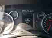 2024 Ram 1500 Tradesman z VIN 1C6SRECG3RN194874, wystawiony jako Copart lot #69112194 z przebiegiem 6 304 mil mil oraz Szkoda całkowita • Salvage title. Historia ofert i sprzedaży dostępna na DreamBid. Obrazek 9.