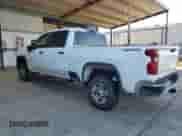 2024 Chevrolet Silverado 2500HD Work Truck с VIN 2GC4YLE73R1116053, выставлен на аукционе Copart как лот 69352555 с пробегом 57 082 миль миль и Списание • Salvage title. История ставок и продаж доступна на DreamBid. Изображение 2.