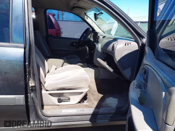 2005 Chevrolet TrailBlazer LS with VIN 1GNDS13S652151815, listed as a IAAI auction lot 42519458 with 149,829 mi miles and . Bid and sale history available at DreamBid. Image 5.