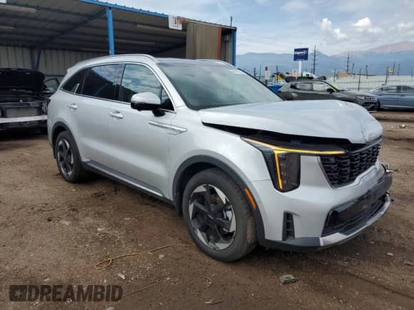 2025 Kia Sorento SX Prestige z VIN KNDRKDJG8S5314599, wystawiony jako Copart lot #65161385 z przebiegiem 7 250 mil mil oraz Szkoda całkowita • Salvage title. Historia ofert i sprzedaży dostępna na DreamBid. Obrazek 4.