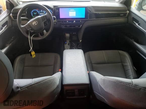 2025 Toyota Camry LE with VIN 4T1DAACK7SU552393, listed as a Copart auction lot 84417645 with 10,032 mi miles and Salvage title. Bid and sale history available at DreamBid. Image 8.