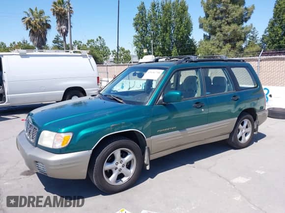 2001 Subaru Forester S with VIN JF1SF65541H751397, listed as a IAAI auction lot 42636758 with 186,256 mi miles and . Bid and sale history available at DreamBid. Image 6.