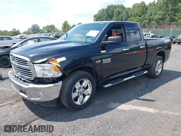 2016 Ram 1500 SLT z VIN 1C6RR6GT8GS319250, wystawiony jako IAAI lot #43007596 z przebiegiem 101 977 mil mil oraz . Historia ofert i sprzedaży dostępna na DreamBid. Obrazek 2.