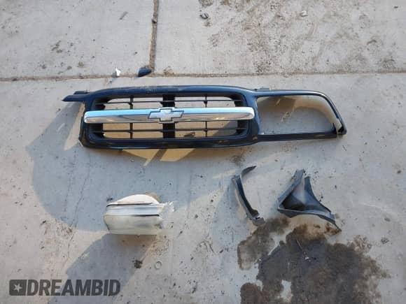 1999 Chevrolet Tracker с VIN 2CNBJ13CXX6912973, выставлен на аукционе IAAI как лот 41561979 с пробегом Не указан миль и . История ставок и продаж доступна на DreamBid. Изображение 11.