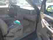 2003 Chevrolet Suburban LS z VIN 3GNEC16Z43G169079, wystawiony jako IAAI lot #42438273 z przebiegiem 208 332 mil mil oraz . Historia ofert i sprzedaży dostępna na DreamBid. Obrazek 5.