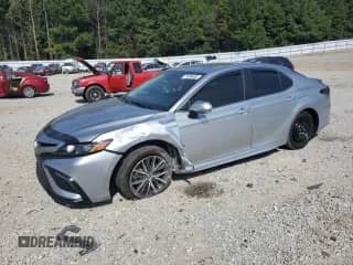 2024 Toyota Camry SE with VIN 4T1G11AKXRU889778, listed as a Copart auction lot 71438455 with 14,238 mi miles and Salvage title. Bid and sale history available at DreamBid. Image 1.