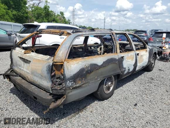1994 Chevrolet Caprice с VIN 1G1BL82P3RR151313, выставлен на аукционе Copart как лот 51115925 с пробегом Не указан миль и На запчасти • Non repairable. История ставок и продаж доступна на DreamBid. Изображение 3.