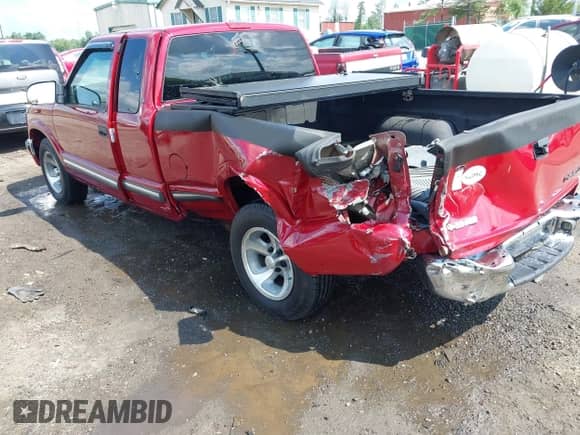 2003 Chevrolet S-10 LS с VIN 1GCCS19X438123108, выставлен на аукционе IAAI как лот 42707447 с пробегом 71 461 миль миль и . История ставок и продаж доступна на DreamBid. Изображение 3.