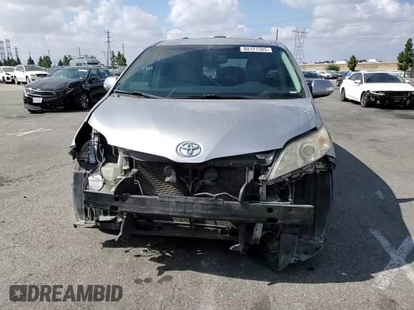 2013 Toyota Sienna XLE AAS z VIN 5TDYK3DC6DS371279, wystawiony jako Copart lot #80127505 z przebiegiem 137 003 mil mil oraz Szkoda całkowita • Salvage title. Historia ofert i sprzedaży dostępna na DreamBid. Obrazek 15.
