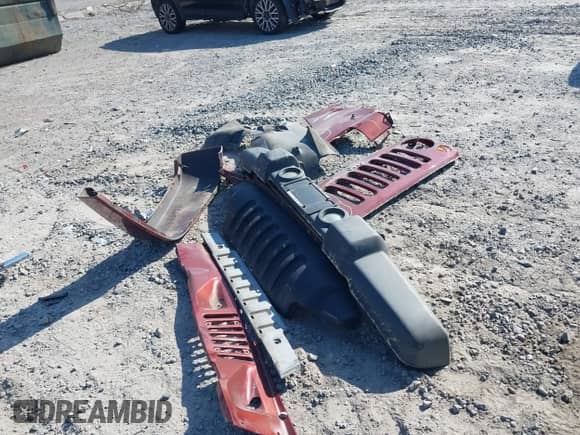 2007 Jeep Wrangler Unlimited Sahara z VIN 1J8GA59187L211825, wystawiony jako IAAI lot #42313099 z przebiegiem 107 554 mil mil oraz . Historia ofert i sprzedaży dostępna na DreamBid. Obrazek 12.