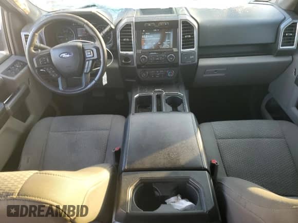 2016 Ford F-150 XL z VIN 1FTEW1CP2GKE60181, wystawiony jako Copart lot #63390145 z przebiegiem 130 699 mil mil oraz Szkoda całkowita • Salvage title. Historia ofert i sprzedaży dostępna na DreamBid. Obrazek 8.