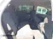 2019 Chevrolet Traverse LS z VIN 1GNERFKW7KJ186981, wystawiony jako IAAI lot #43303144 z przebiegiem 130 898 mil mil oraz . Historia ofert i sprzedaży dostępna na DreamBid. Obrazek 8.