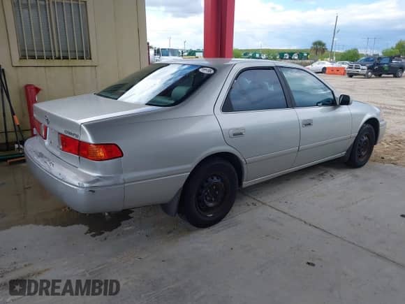 2000 Toyota Camry CE с VIN 4T1BG22K1YU638286, выставлен на аукционе IAAI как лот 43400822 с пробегом 220 729 миль миль и . История ставок и продаж доступна на DreamBid. Изображение 4.