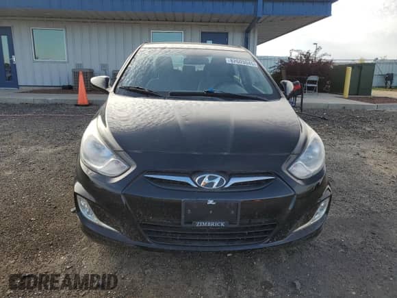 2012 Hyundai Accent GLS z VIN KMHCU4AE0CU118061, wystawiony jako Copart lot #82603045 z przebiegiem 120 429 mil mil oraz Czysty tytuł • Clean title. Historia ofert i sprzedaży dostępna na DreamBid. Obrazek 5.