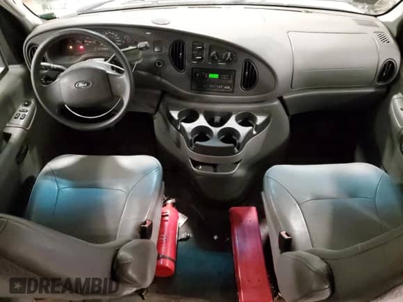 2008 Ford Econoline Cargo Commercial с VIN 1FTNS24W38DA70591, выставлен на аукционе Copart как лот 81156814 с пробегом 106 713 миль миль и Чистый • Clean title. История ставок и продаж доступна на DreamBid. Изображение 8.