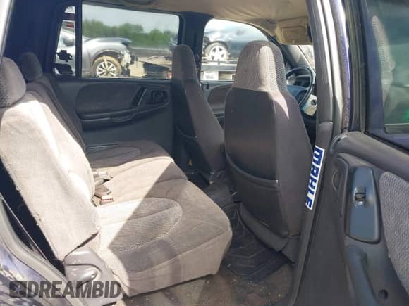 1999 Dodge Durango with VIN 1B4HS28Y4XF614928, listed as a IAAI auction lot 42566074 with 340,175 mi miles and . Bid and sale history available at DreamBid. Image 8.