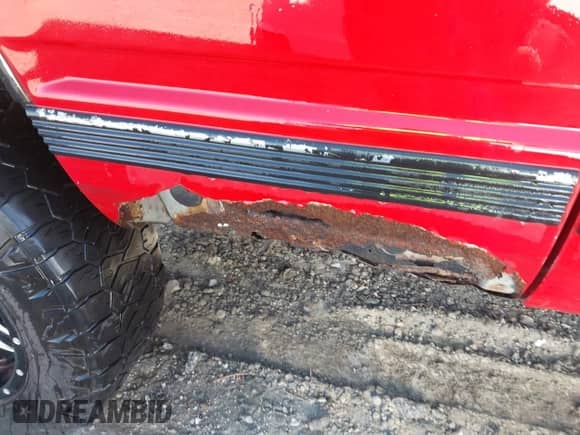 1996 Chevrolet Tahoe с VIN 3GNEK18R4TG131125, выставлен на аукционе IAAI как лот 43355768 с пробегом 299 125 миль миль и . История ставок и продаж доступна на DreamBid. Изображение 6.