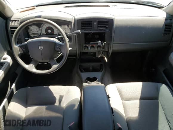 2005 Dodge Dakota SLT z VIN 1D7HW48N15S214537, wystawiony jako Copart lot #70814875 z przebiegiem 175 405 mil mil oraz Szkoda całkowita • Salvage title. Historia ofert i sprzedaży dostępna na DreamBid. Obrazek 8.