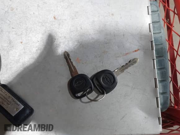 2006 Chevrolet Tahoe LS z VIN 1GNEK13TX6J114951, wystawiony jako IAAI lot #42873631 z przebiegiem 202 663 mil mil oraz . Historia ofert i sprzedaży dostępna na DreamBid. Obrazek 11.