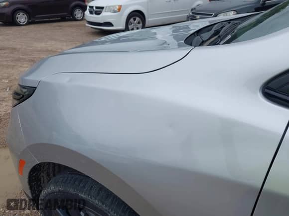 2022 Chevrolet Equinox RS z VIN 2GNAXWEV0N6130504, wystawiony jako IAAI lot #42761698 z przebiegiem 34 135 mil mil oraz . Historia ofert i sprzedaży dostępna na DreamBid. Obrazek 20.