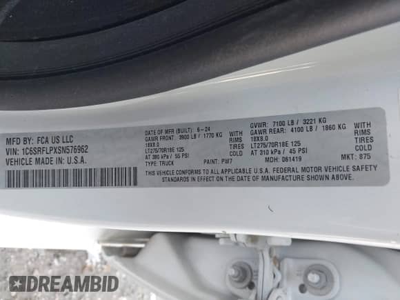 2025 Ram 1500 Rebel z VIN 1C6SRFLPXSN576962, wystawiony jako IAAI lot #42871333 z przebiegiem Nie podano mil oraz . Historia ofert i sprzedaży dostępna na DreamBid. Obrazek 9.