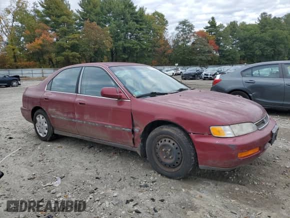 1997 Honda Accord LX with VIN 1HGCD5631VA013813, listed as a Copart auction lot 82358615 with 99,899 mi miles and Clean title. Bid and sale history available at DreamBid. Image 4.