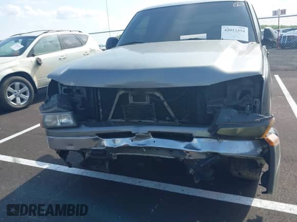 2006 Chevrolet Silverado 1500 LT2 z VIN 2GCEC13Z661346287, wystawiony jako IAAI lot #42013454 z przebiegiem 318 918 mil mil oraz . Historia ofert i sprzedaży dostępna na DreamBid. Obrazek 12.
