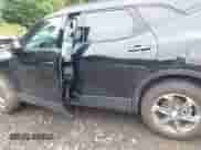 2023 Chevrolet Blazer LT z VIN 3GNKBHR49PS218066, wystawiony jako IAAI lot #42693176 z przebiegiem 21 409 mil mil oraz . Historia ofert i sprzedaży dostępna na DreamBid. Obrazek 21.