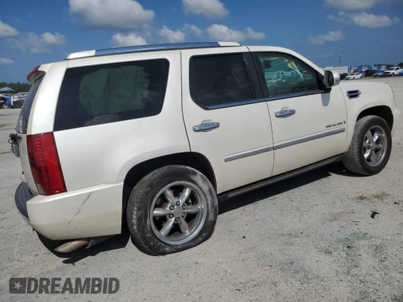 2007 Cadillac Escalade with VIN 1GYEC63847R296979, listed as a Copart auction lot 69745525 with 192,209 mi miles and Salvage title. Bid and sale history available at DreamBid. Image 3.