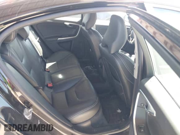 2017 Volvo S60 Dynamic с VIN YV140MTL8H2432506, выставлен на аукционе IAAI как лот 41699488 с пробегом 119 907 миль миль и . История ставок и продаж доступна на DreamBid. Изображение 8.