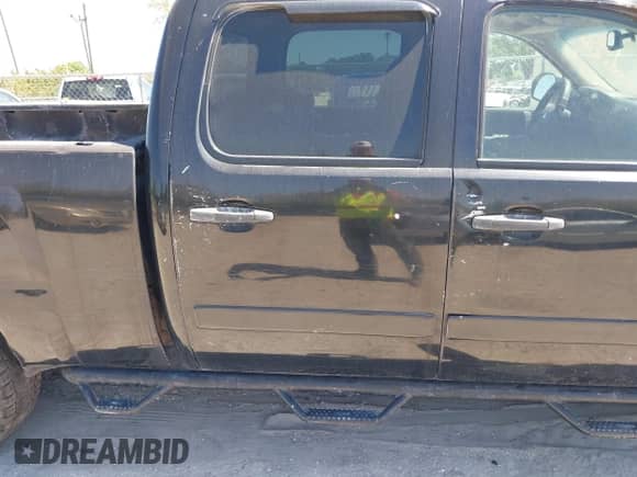 2007 Chevrolet Silverado 2500HD 1LT with VIN 1GCHK23607F538603, listed as a IAAI auction lot 41788608 with 421,491 mi miles and . Bid and sale history available at DreamBid. Image 18.