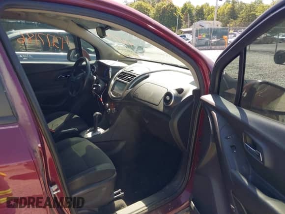 2016 Chevrolet Trax LS z VIN 3GNCJNSBXGL127011, wystawiony jako IAAI lot #43177186 z przebiegiem 71 487 mil mil oraz . Historia ofert i sprzedaży dostępna na DreamBid. Obrazek 5.