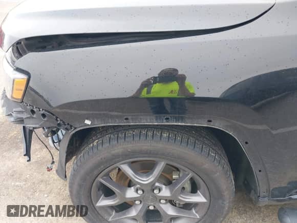 2021 Jeep Grand Cherokee Limited with VIN 1C4RJFBG1MC613220, listed as a IAAI auction lot 42178935 with 60,161 mi miles and . Bid and sale history available at DreamBid. Image 18.