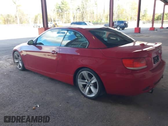 2008 BMW 3 Series 335i z VIN WBAWL73578PX56121, wystawiony jako IAAI lot #43516664 z przebiegiem 242 633 mil mil oraz . Historia ofert i sprzedaży dostępna na DreamBid. Obrazek 3.