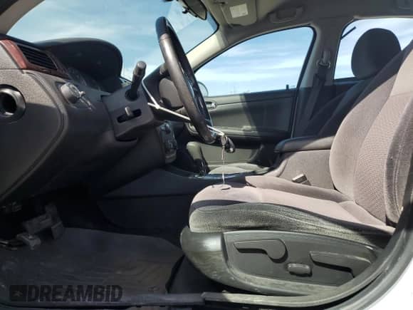 2010 Chevrolet Impala LT с VIN 2G1WB5EK1A1168630, выставлен на аукционе Copart как лот 84952015 с пробегом 143 554 миль миль и Списание • Salvage title. История ставок и продаж доступна на DreamBid. Изображение 7.
