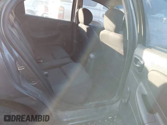 2004 Dodge Neon SE z VIN 1B3AS26C64D561041, wystawiony jako IAAI lot #41254648 z przebiegiem 156 672 mil mil oraz . Historia ofert i sprzedaży dostępna na DreamBid. Obrazek 8.